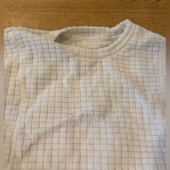 Bandit Running MacroSoft Grid Pullover in XXS - Picture 2 of 3